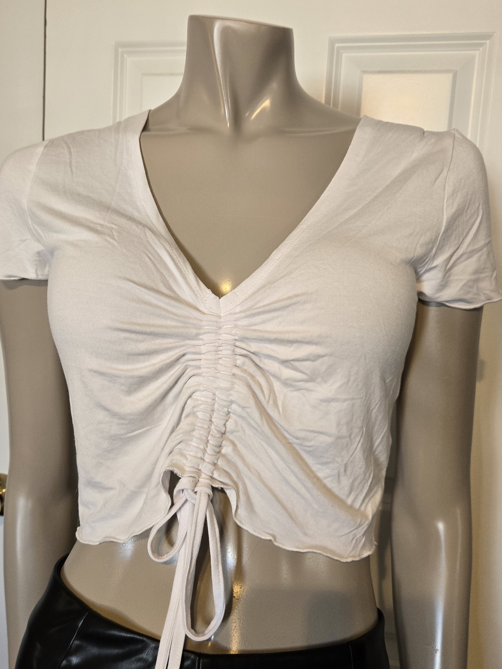 Women’s White Ruched Tie-Front Crop Top